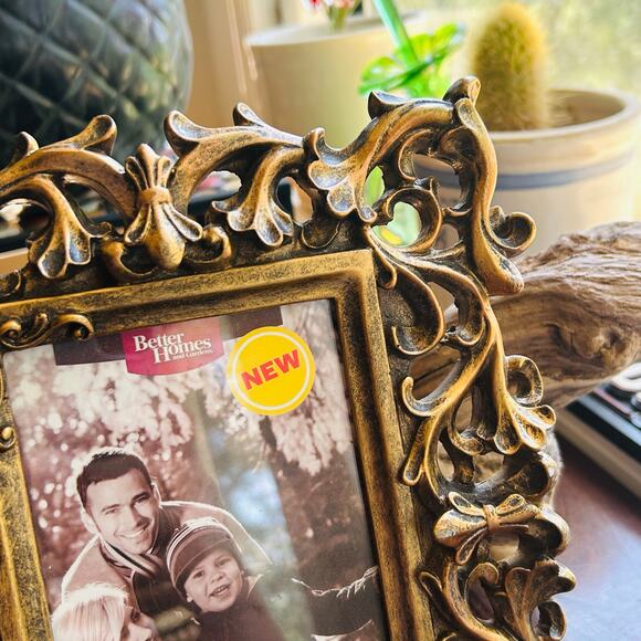 New Better homes Gold Picture Frame for 4x6 Photo Heavy Resin MCM Style Ornate - Picture 3 of 10